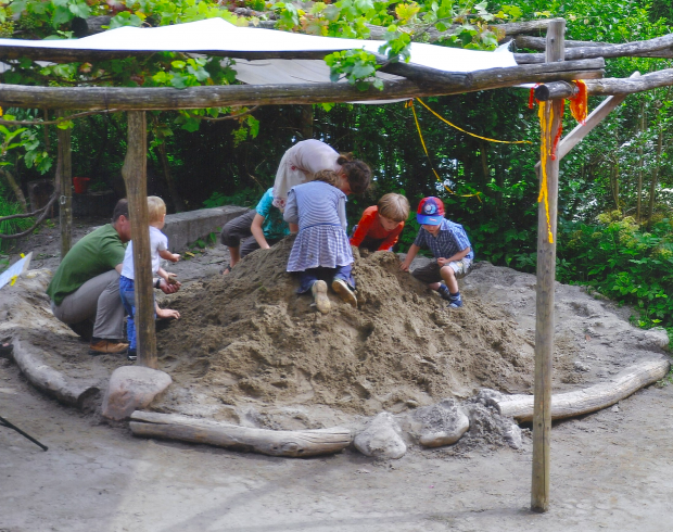 Sandkasten1 | Kindergarten Bienenkorb
